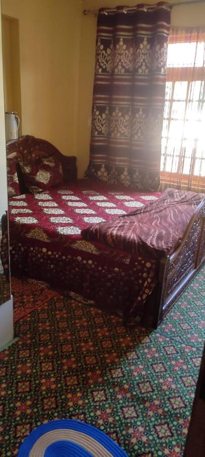 My Guest House Srīnagar Buitenkant foto
